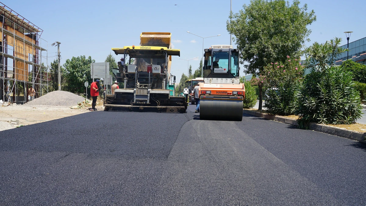 Büyükşehir, OSB bağlantısını asfaltla güçlendiriyor