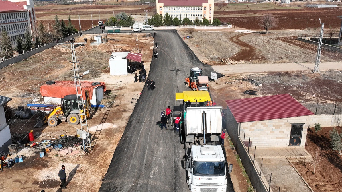 B&uuml;y&uuml;kşehir, Pazarcık&rsquo;ta Bir Mahallenin Daha Ulaşım Ağını G&uuml;&ccedil;lendiriyor