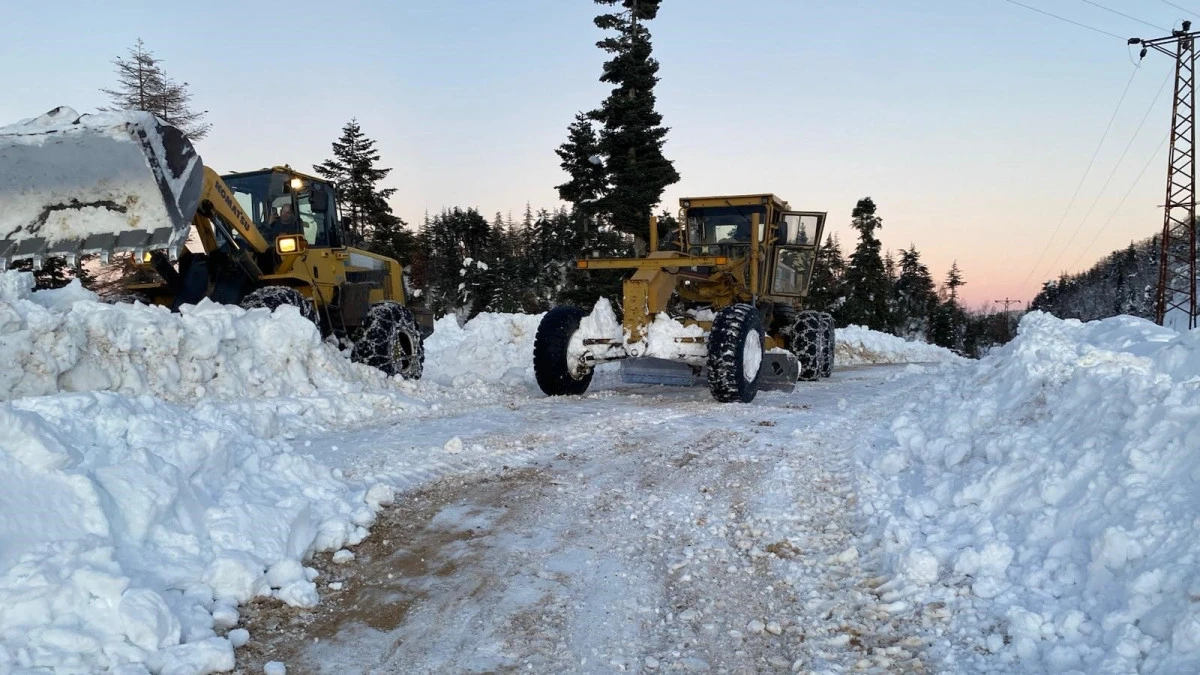 B&uuml;y&uuml;kşehir Sahada; Karla M&uuml;cadelede Tam Kadro Mesai