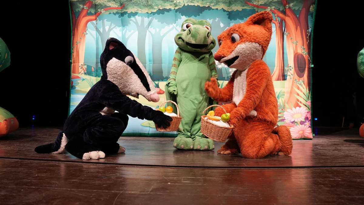 B&uuml;y&uuml;kşehir, &ldquo;Sevimli Dinozor Dobizor&rdquo; ile Minikleri Sanatla Buluşturdu