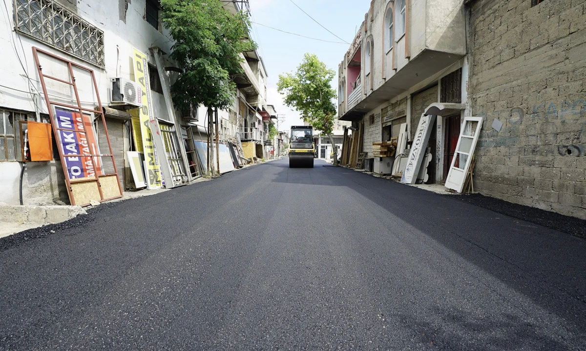 B&uuml;y&uuml;kşehir, Sokak Sokak Cadde CaddeAsfalt &Ccedil;alışmasını S&uuml;rd&uuml;r&uuml;yor