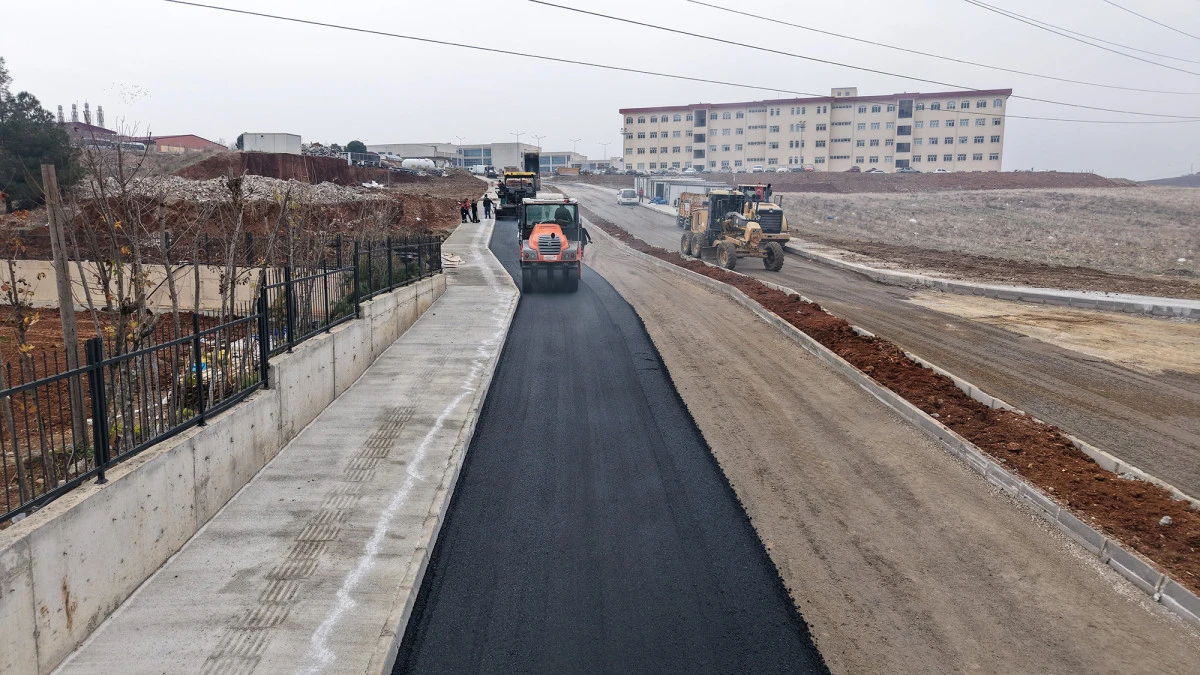 B&uuml;y&uuml;kşehir, Yeni Yurtlar İ&ccedil;in Yol İnşa Ediyor