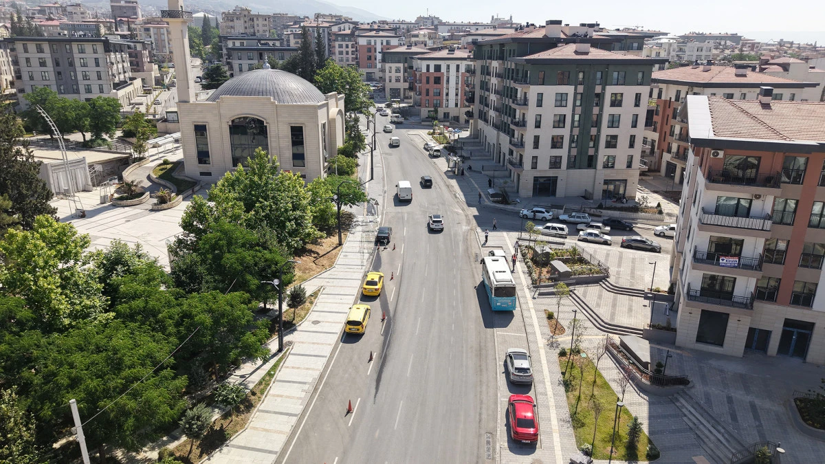 B&uuml;y&uuml;kşehir, Z&uuml;beyde Hanım&rsquo;da Son Kat Asfalta Ge&ccedil;iyor