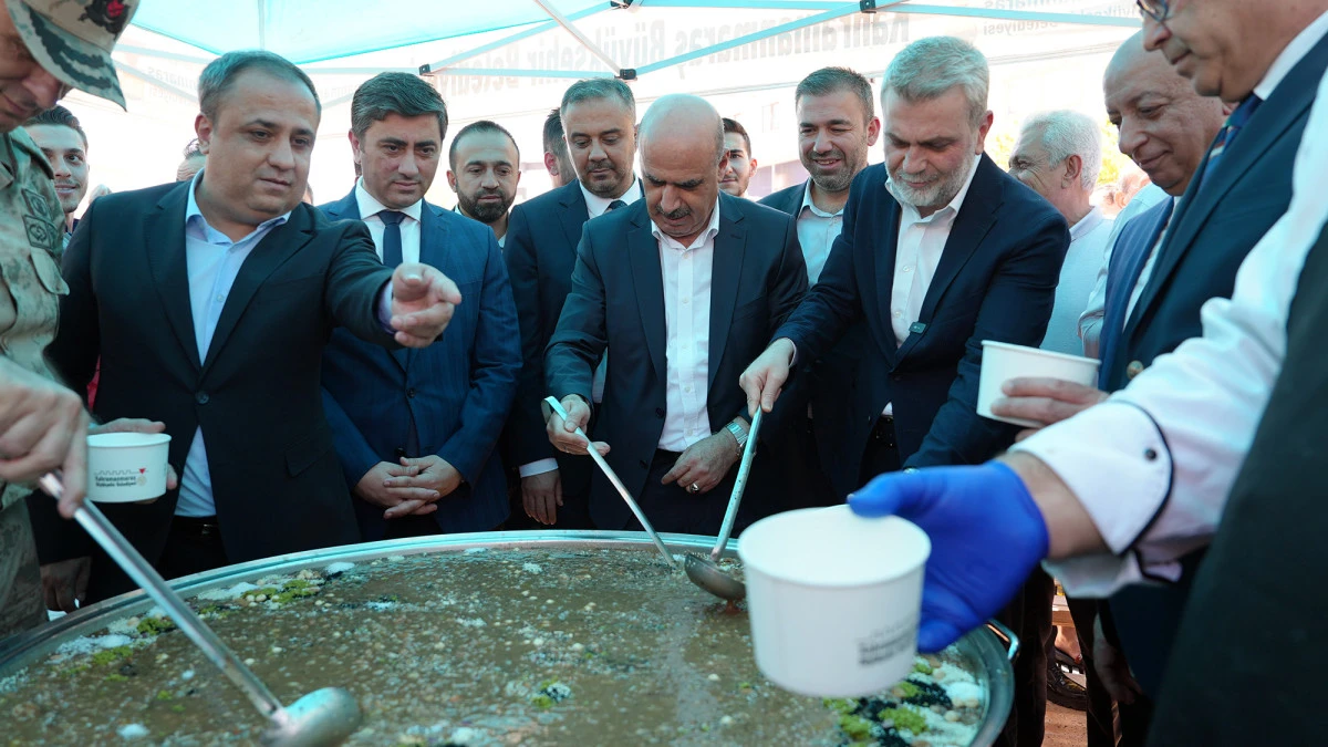 Büyükşehir’den 5 Bin Kişiye Aşure İkramı