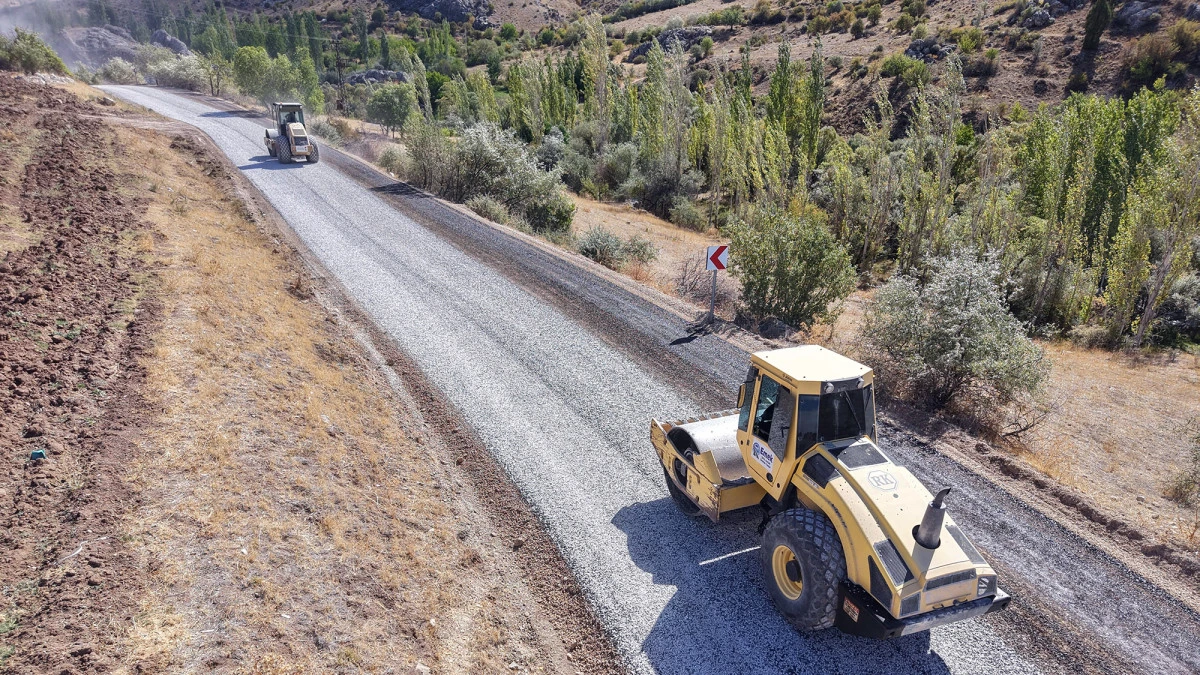 Büyükşehir’den Afşin Kırsalına Konforlu Ulaşım Yatırımı