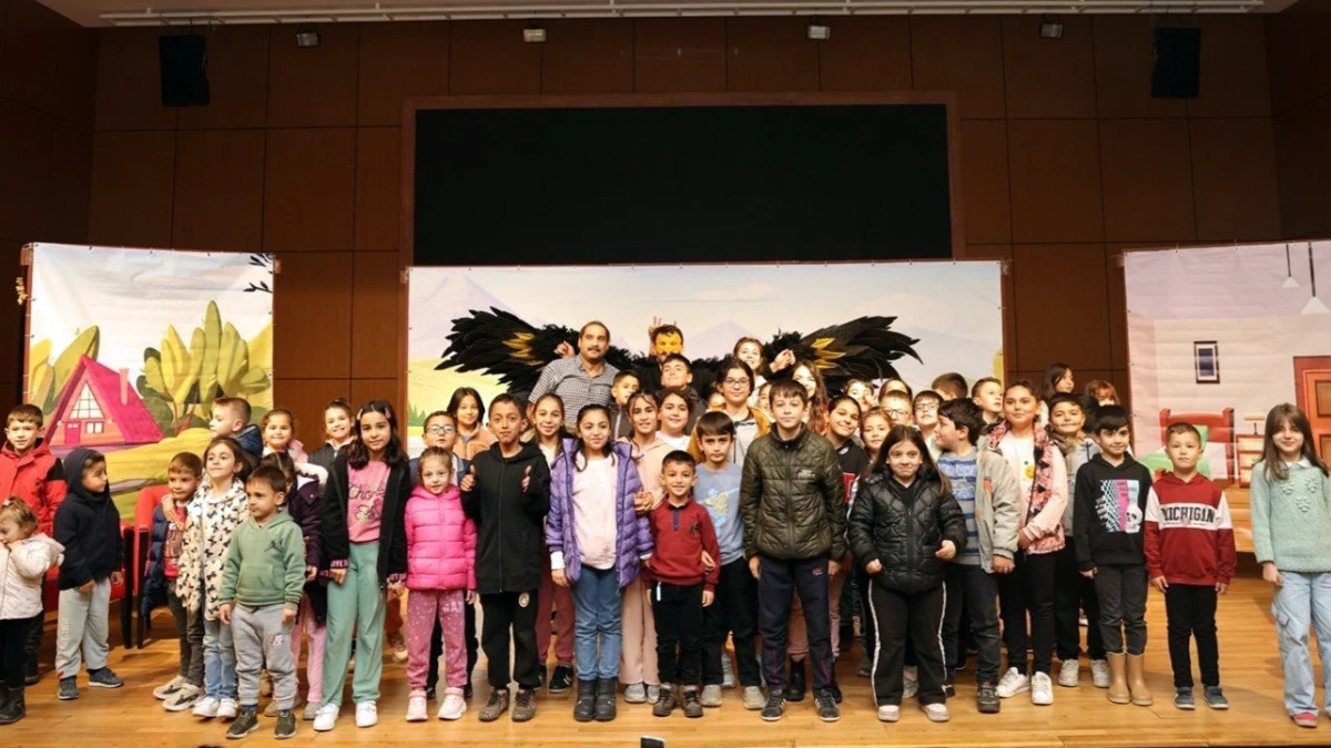 Büyükşehir’den Afşin ve Göksun’da Miniklere Özel Tiyatro Gösterisi