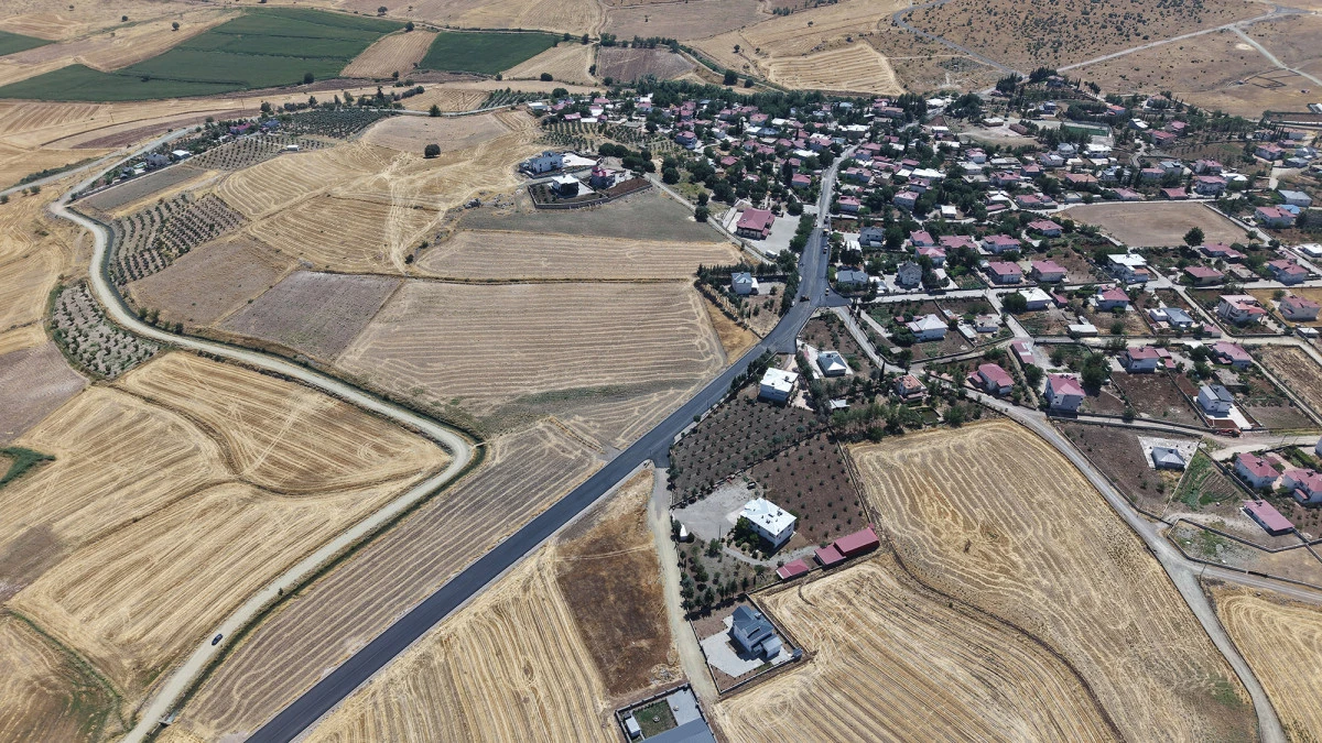 B&uuml;y&uuml;kşehir&rsquo;den Dulkadiroğlu Kırsalına Değer Katan Yol Yatırımı