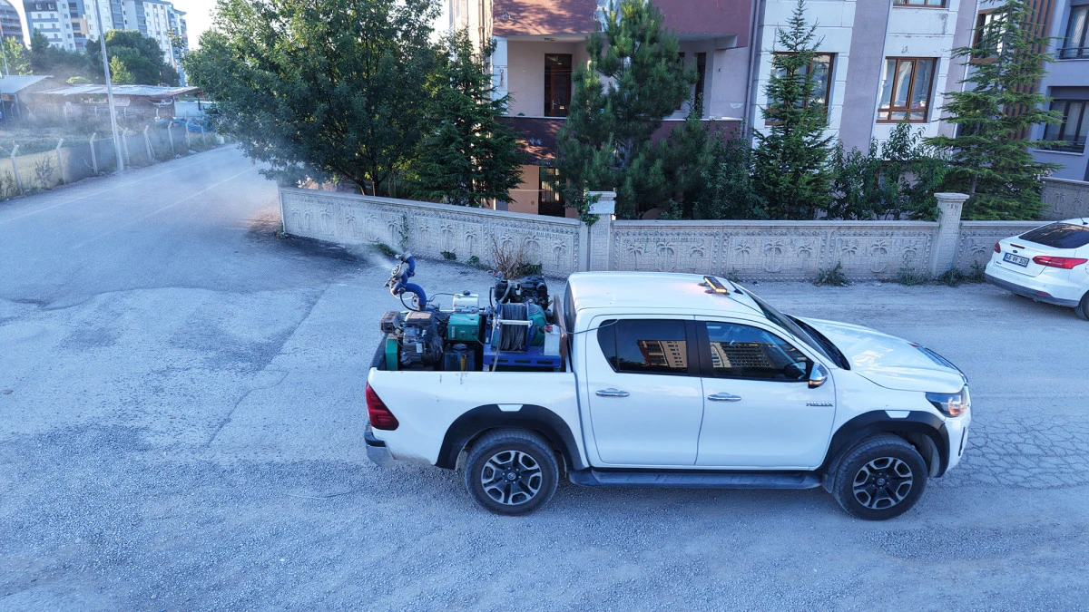B&uuml;y&uuml;kşehir&rsquo;den Elbistan&rsquo;da Zararlılara Karşı Yoğun M&uuml;cadele