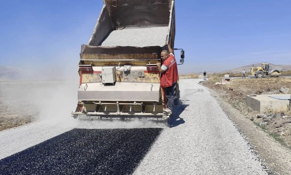 B&uuml;y&uuml;kşehir&rsquo;den G&ouml;ksun Kırsalında Ulaşımı İyileştiren Yol &Ccedil;alışması