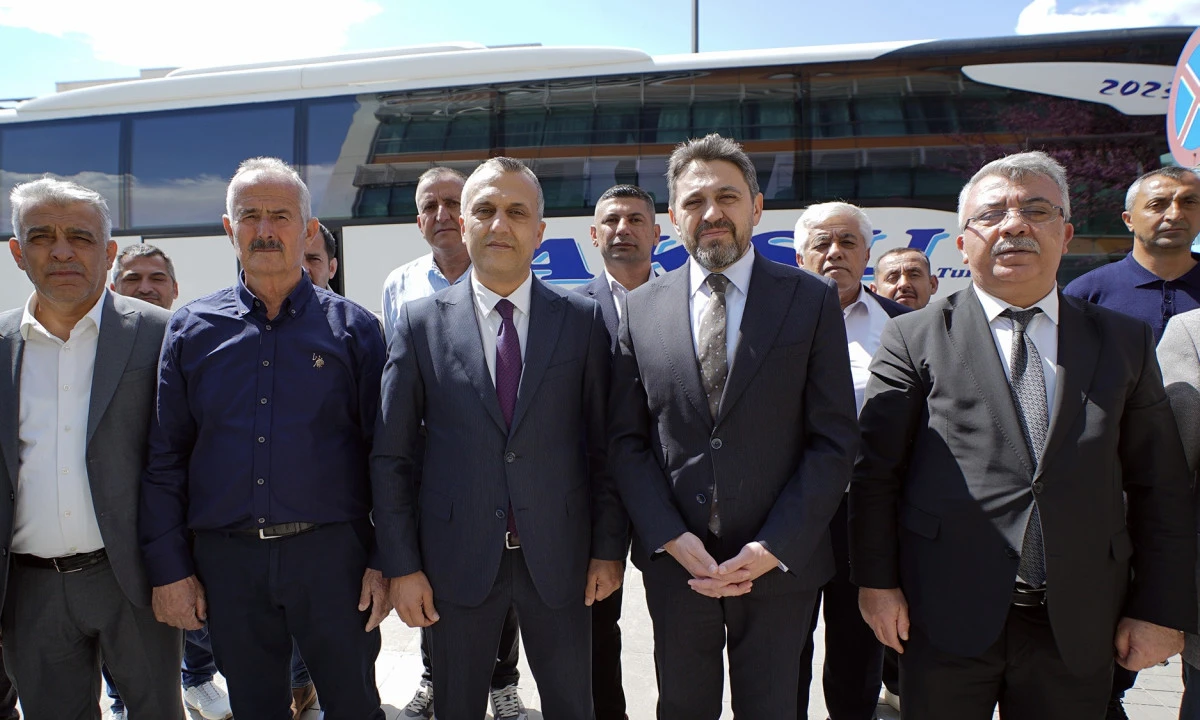 B&uuml;y&uuml;kşehir&rsquo;den &Uuml;reticiye Tam Destek; &Ccedil;ift&ccedil;iler Konya Tarım Fuarı&rsquo;na Uğurlandı