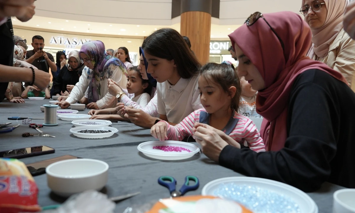 B&uuml;y&uuml;kşehir&rsquo;in At&ouml;lyesinde Sevgi Şekil Aldı