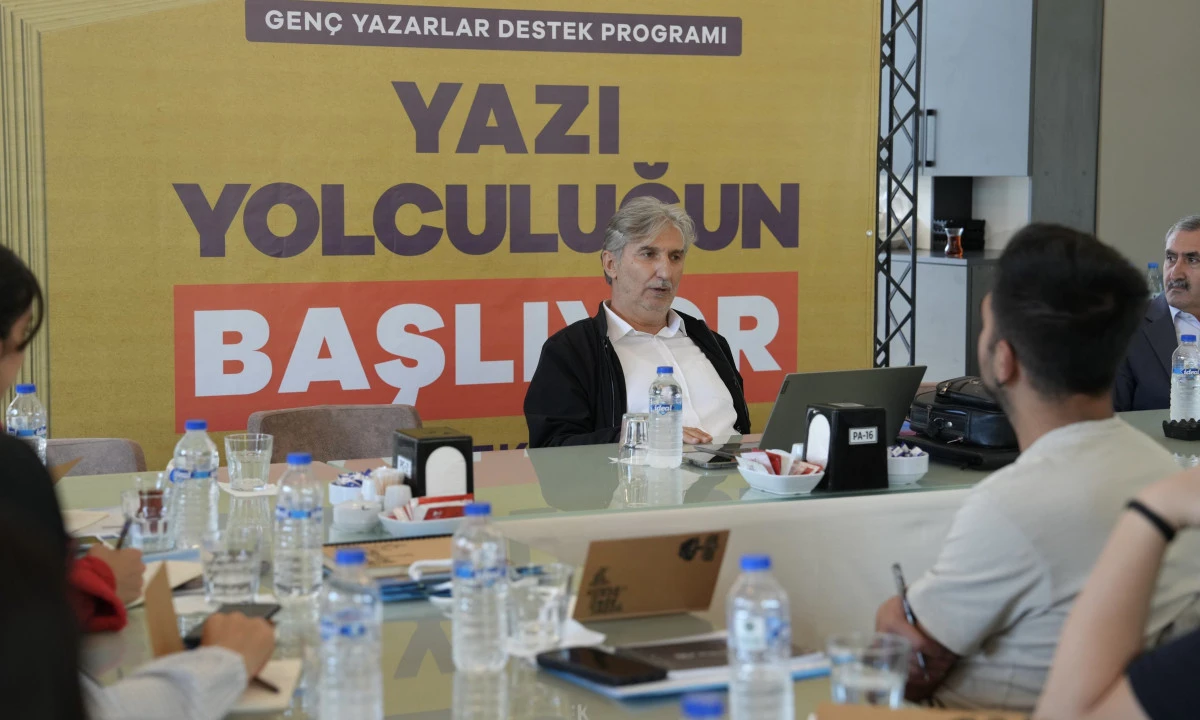 B&uuml;y&uuml;kşehir&rsquo;in Gen&ccedil;lere &Ouml;zel Yazarlık Kampı Başladı