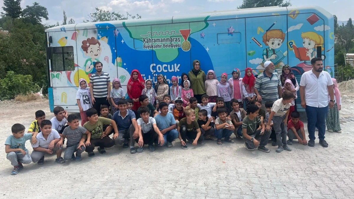 Büyükşehir’in Mobil Kütüphanesi, Çocukların Yazına Renk Kattı