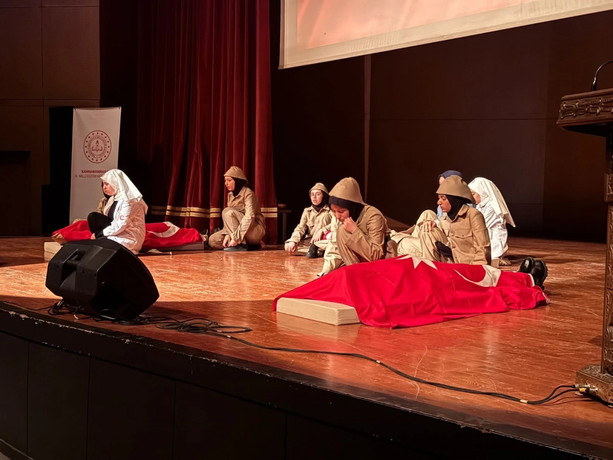 Çanakkale Ruhu: Kahramanmaraş’ta Gençlerin Tiyatro Sahnesinden Tarihe Yolculuğu
