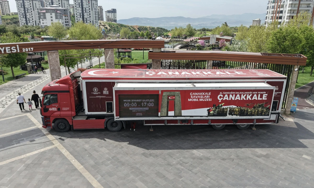 &Ccedil;anakkale Savaşları Mobil M&uuml;zesi, Aliyaİzzetbegovi&ccedil; Millet Bah&ccedil;esi&rsquo;nde Ziyaret&ccedil;ilerini Ağırlıyor