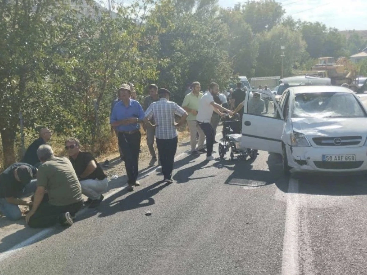 Cenaze Yolunda Feci Kaza: 1 Ölü, 4 Yaralı