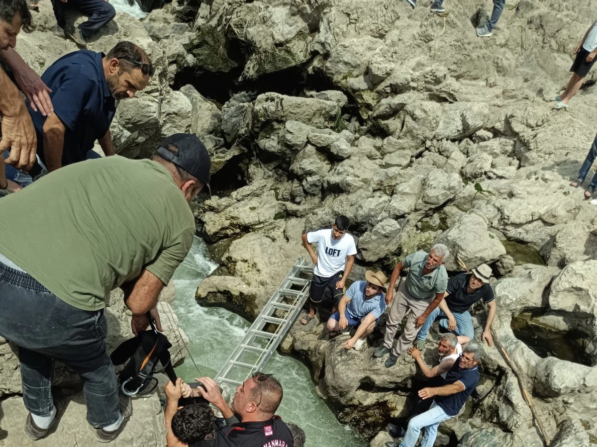 Ceyhan Nehri’nde can pazarı: İki kişi Suya düştü 