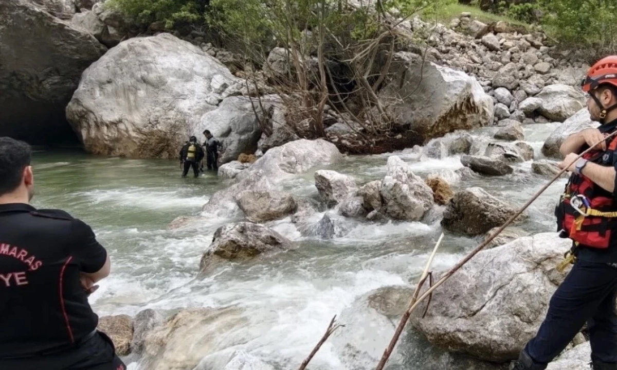 Ceyhan Nehri&rsquo;nde Kayıp Alarmı: Balık Tutarken Suya D&uuml;şt&uuml;