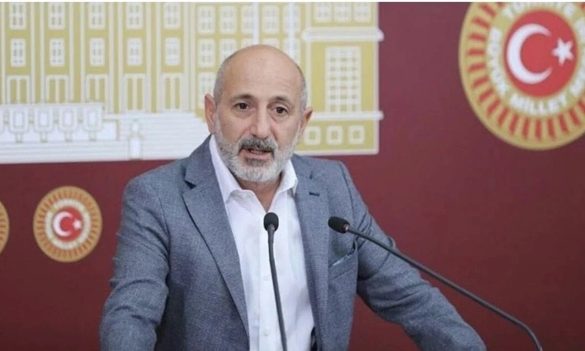 CHP&rsquo;de Kritik S&uuml;re&ccedil;: Ali &Ouml;ztun&ccedil;&rsquo;un Tavrı Ankara Kulislerini Hareketlendirdi: MYK İddiasına &ldquo;Hayır&rdquo; Cevabı G&uuml;ndem Oldu