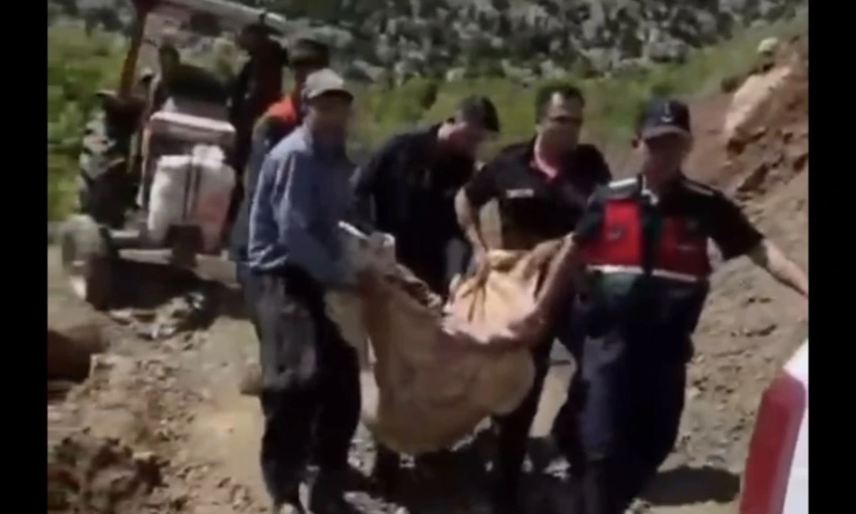     &Ccedil;ukurhisar&rsquo;da Zorlu Kurtarma: Ayağı Kırılan Kadın Sağlık Ekiplerine Teslim Edildi