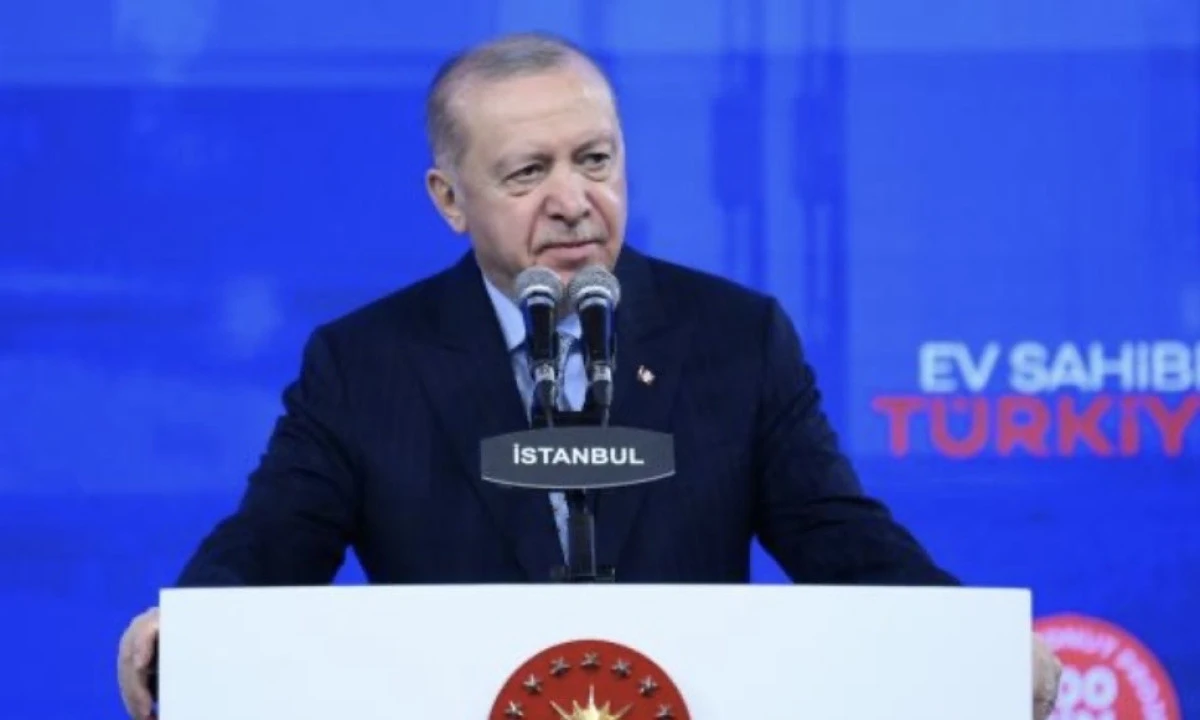 Cumhurbaşkanı Erdoğan: &ldquo;100 bin konut İstanbul&rsquo;a hayırlı olsun&rdquo;