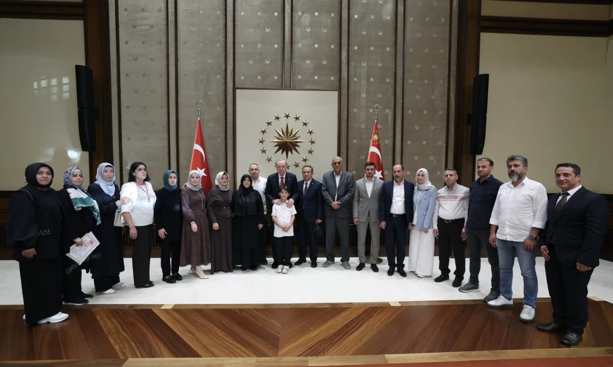 Cumhurbaşkanı Erdoğan Şehit Ailelerini Tek Tek Dinledi: Ailelerden Teşekk&uuml;r Mesajı