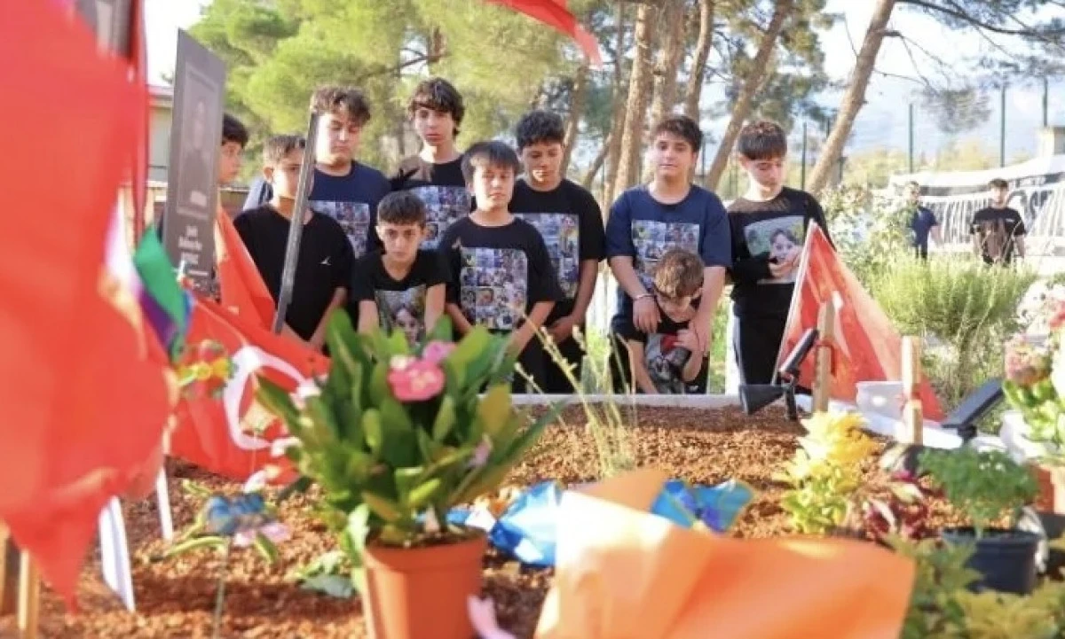 Doğum G&uuml;n&uuml;nde Mezarı Başında Anıldı: Bayram Nabi Şişik&rsquo;in Ailesinden Adalet &Ccedil;ağrısı