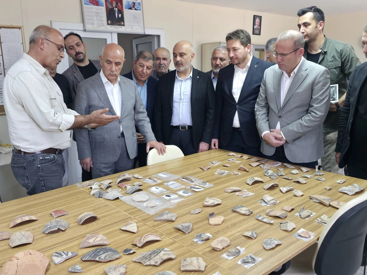 Domuztepe Höyüğü’nde Tarih Gün Yüzüne Çıkıyor: AK Parti Heyeti İncelemede