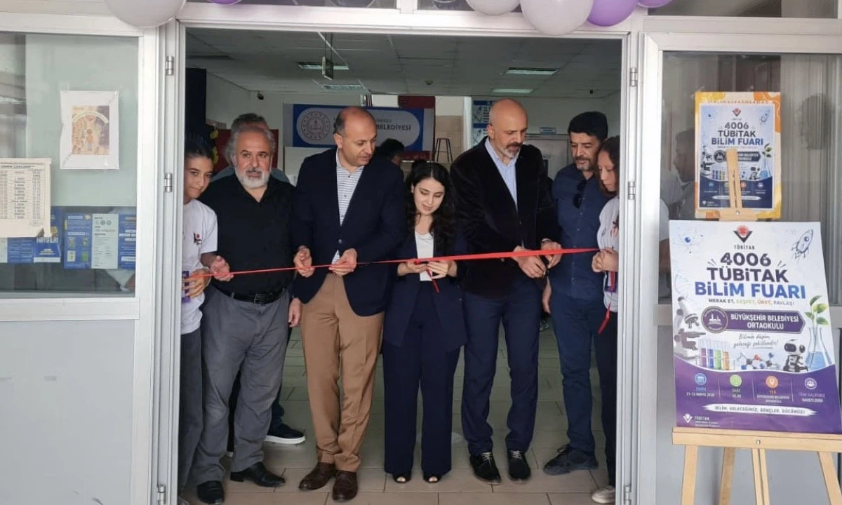 Dulkadiroğlu B&uuml;y&uuml;kşehir Belediyesi Ortaokulu&rsquo;nda Bilim Fuarı