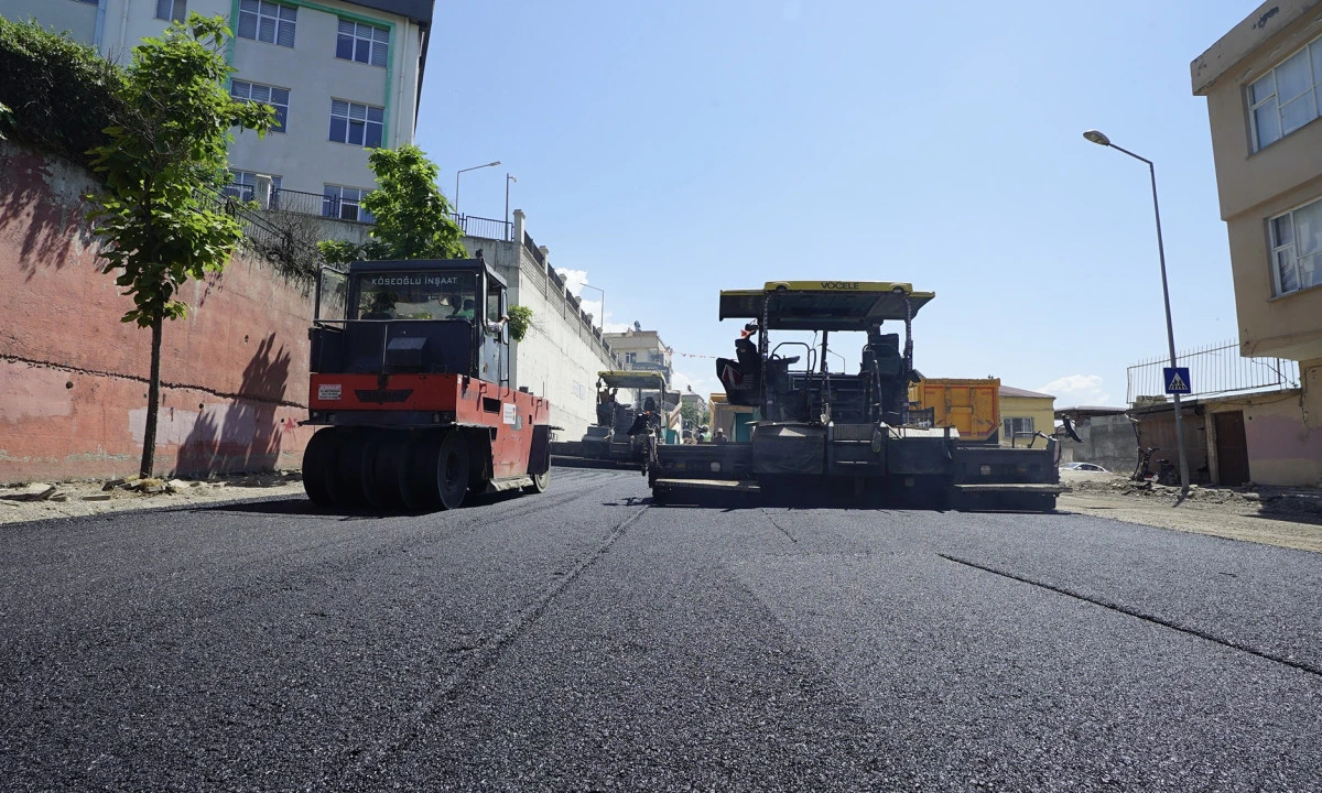 Dulkadiroğlu Gazneliler Caddesi&rsquo;nde Asfalt Mesaisine Başlandı