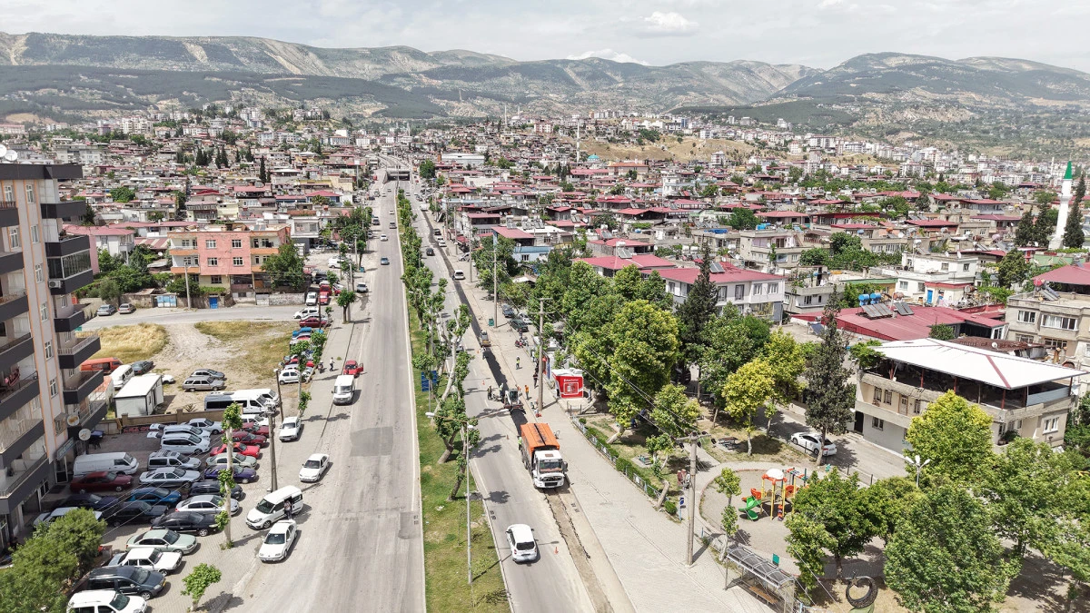 Dulkadiroğlu’nda altyapısı tamamlanan yollar asfaltlanıyor