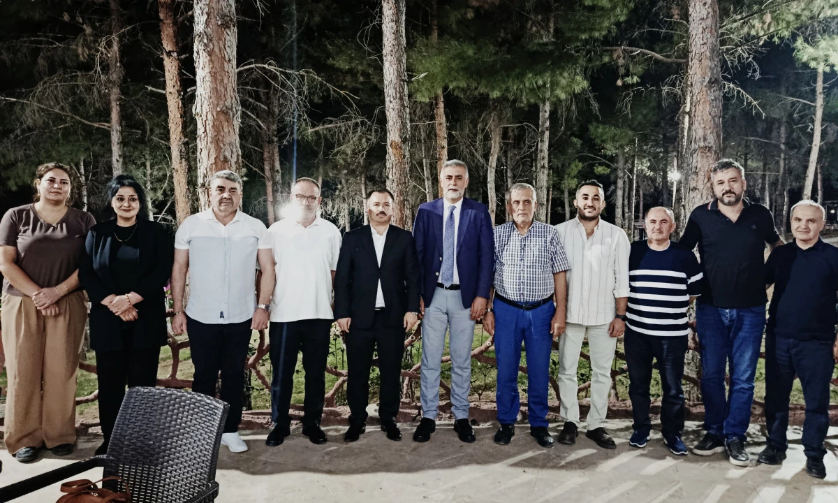 Dulkadiroğlu&rsquo;nda G&ouml;n&uuml;lleri Isıtan Buluşma: &Ccedil;ocuklarla Aynı Sofrada Sevgi Paylaşıldı