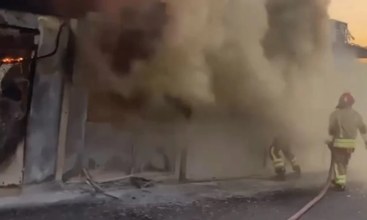 Dulkadiroğlu’nda Konteyner Yangını: İtfaiyenin Hızlı Müdahalesi Facianın Önüne Geçti