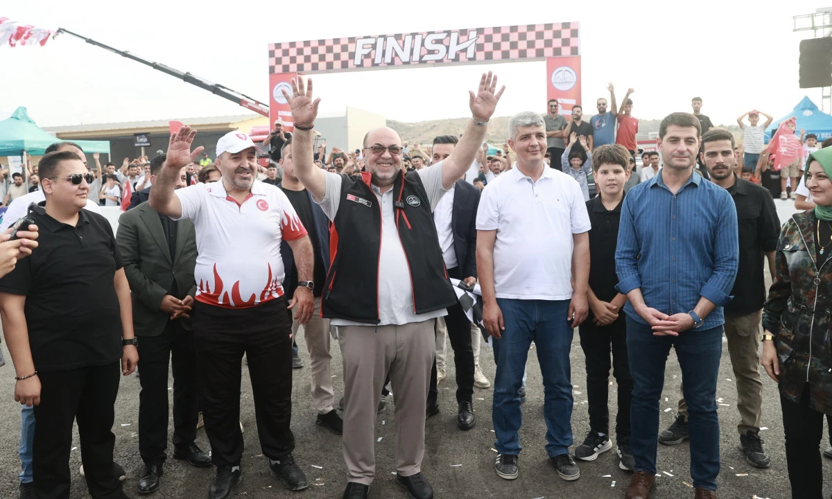 Dulkadiroğlu&rsquo;nda Lastikler Konuştu: Drift Pisti A&ccedil;ıldı!