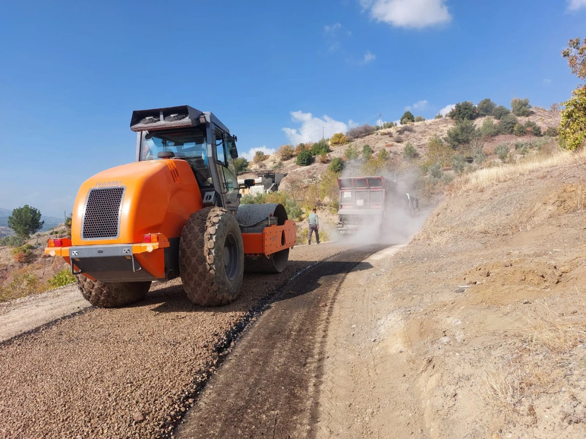 Dulkadiroğlu‘nda yol seferberliği devam ediyor