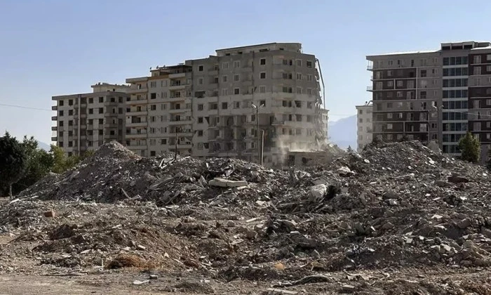 Ebrar Sitesi G&uuml;ven&ccedil; Apartmanı Davasında 16 Kamu G&ouml;revlisinin Yargılanmasına Başlandı