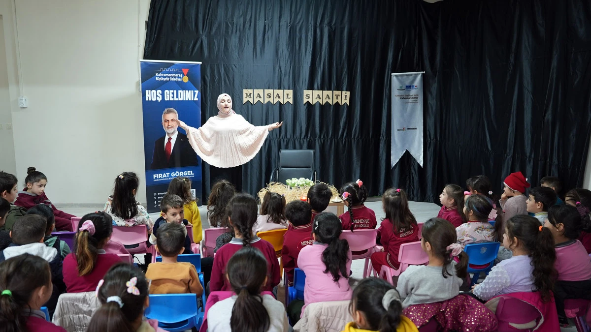 Edebiyatın şehrinde minikler masal yolculuğuna &ccedil;ıktı 