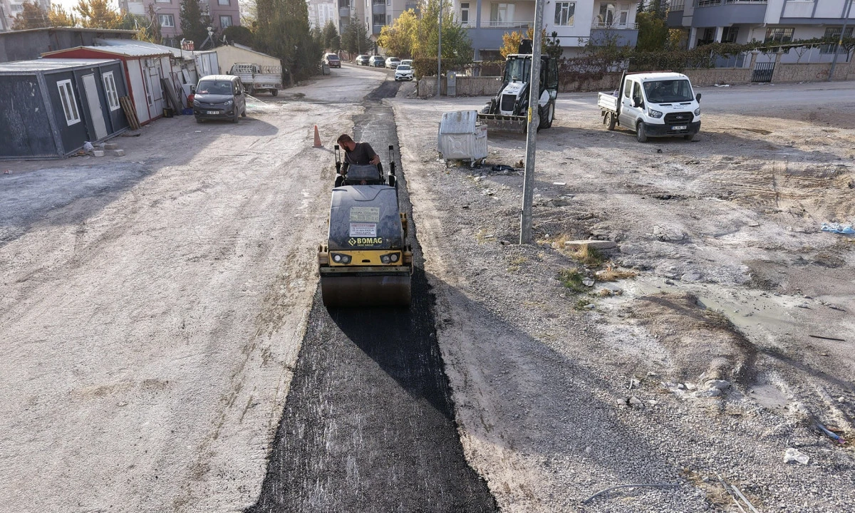 Elbistan’da Altyapının Ardından Yollar da Bir Bir Onarılıyor