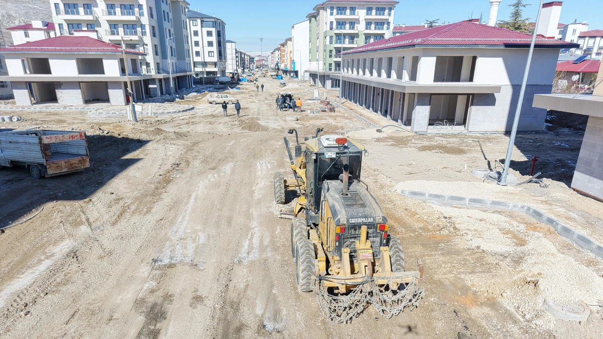 Elbistan&rsquo;da Hacı Esat Efendi Caddesi B&uuml;y&uuml;kşehir&rsquo;le yenileniyor