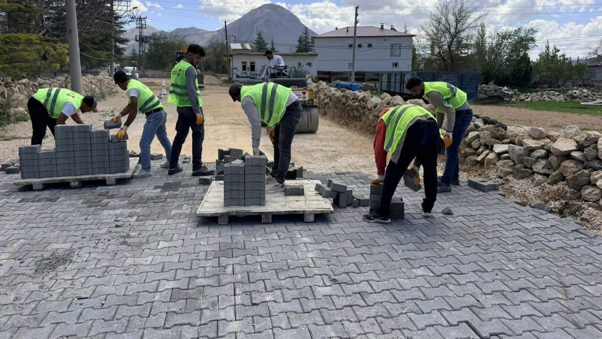 Elbistan&rsquo;da İğde Mahallesi&rsquo;nin Yolları Yenileniyor