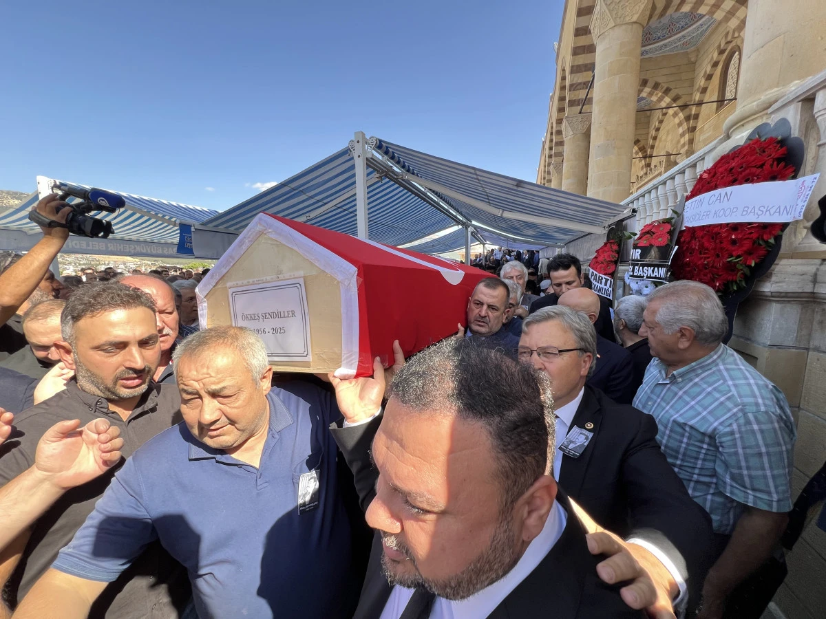 Eski Milletvekili ve BBP Kurucularından Ökkeş Şendiller Kahramanmaraş’ta Son Yolculuğuna Uğurlandı