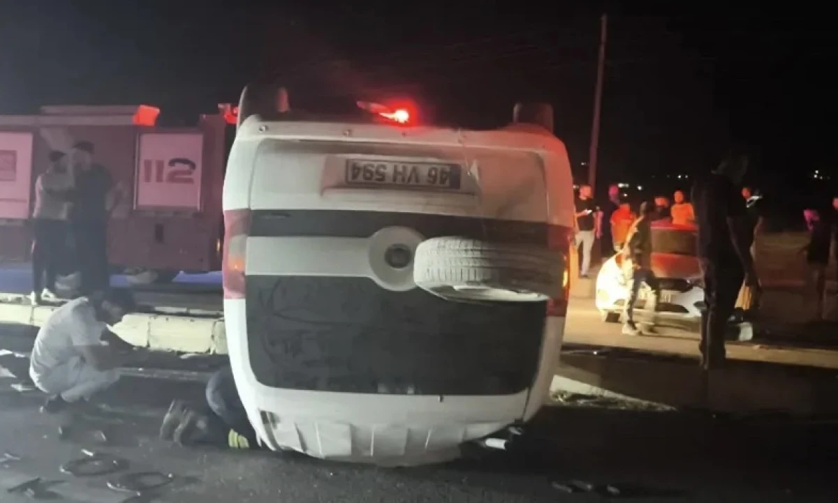 Feci Kaza: Hafif Ticari Araç Takla Attı, 5 Yaralı