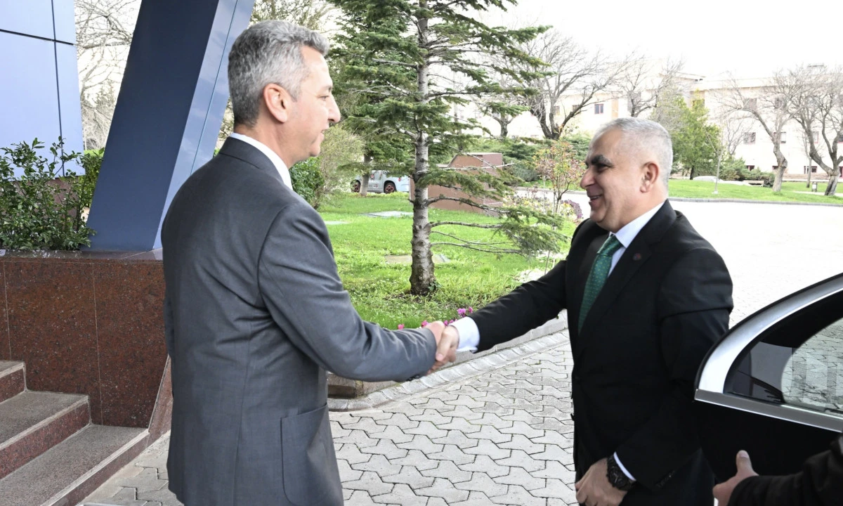 Gaziantep &Uuml;niversitesi Rekt&ouml;r&uuml; Prof. Dr. Sait Mesut Doğan&rsquo;dan KS&Uuml; Rekt&ouml;r&uuml; Prof. Dr. İbrahim Taner Okumuş&rsquo;a Hayırlı Olsun Ziyareti