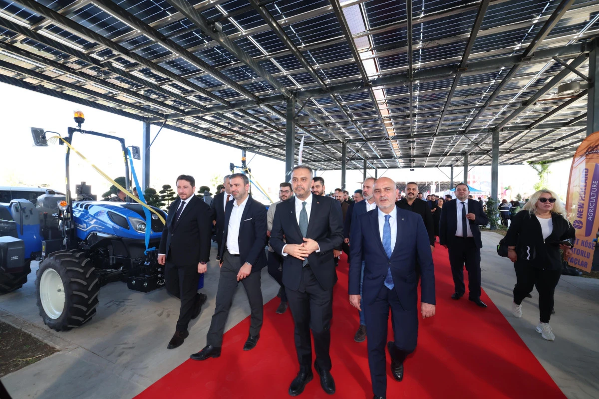 Geçmişin efsane otomobilleri ve geleceğin teknolojisi Auto Show 2025’de görücüye çıktı