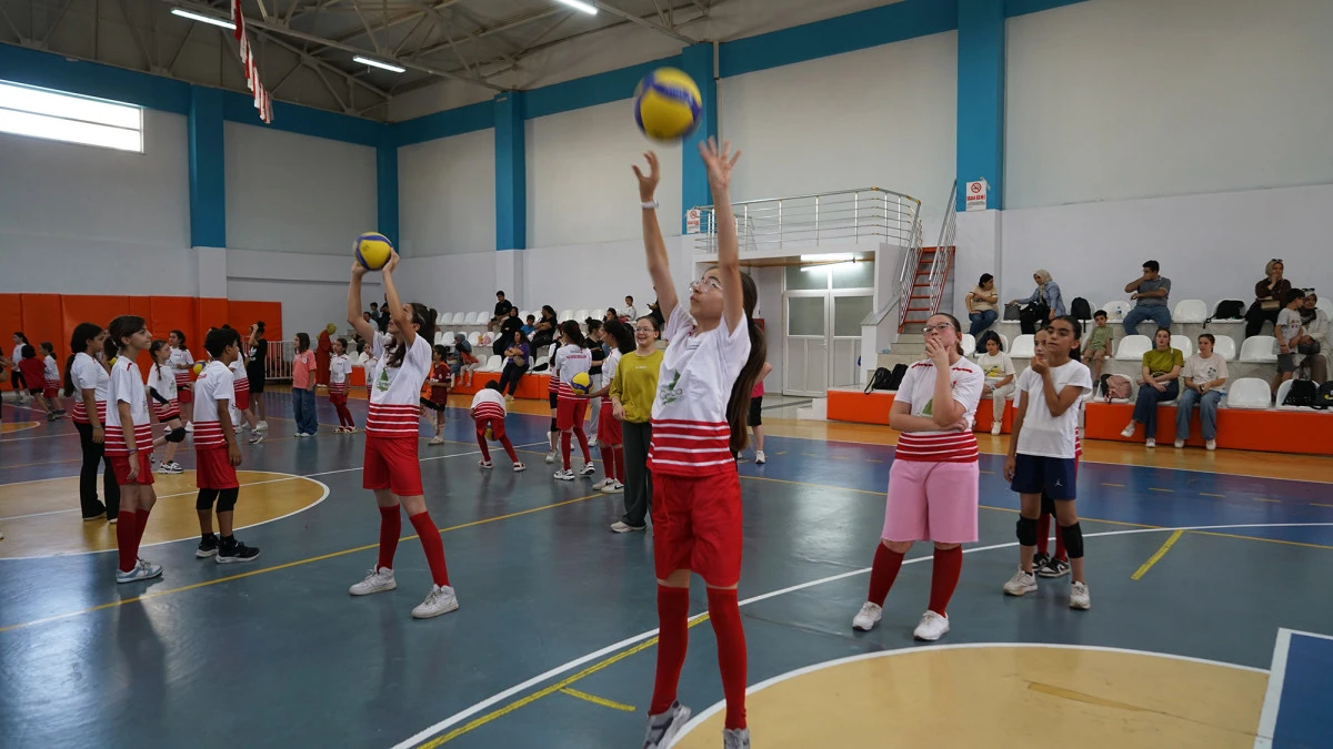 Geleceğin Yıldız Sporcuları Büyükşehir’in Yaz Spor Okullarında Yetişiyor