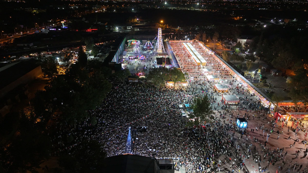 Geleneksel Ağustos Fuarı’na İlk Gün Ziyaretçi Akını Yaşandı
