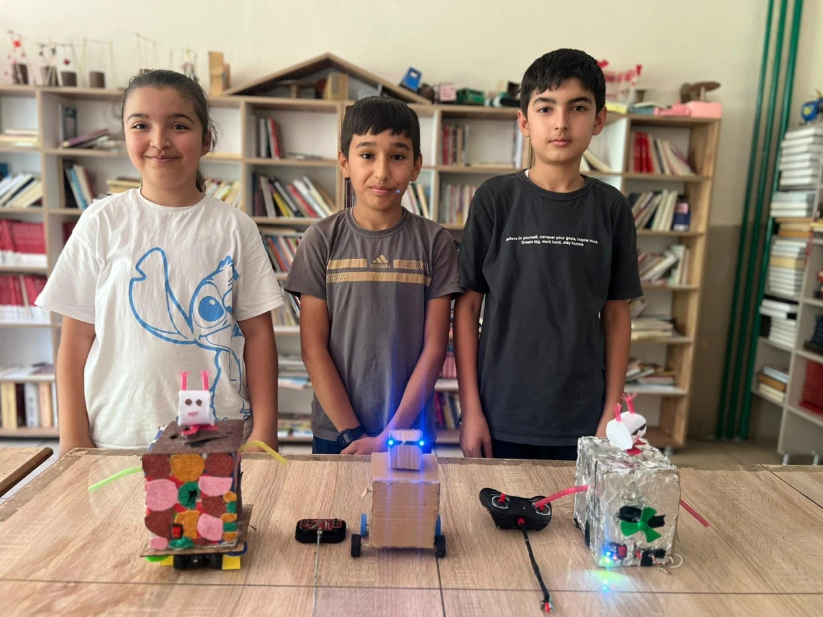Genç Mucitler: Atık malzemelerle tasarlanan robotlar yarıştı