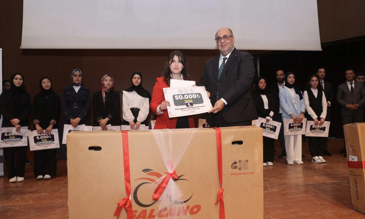 Gen&ccedil;ler K&uuml;rs&uuml;de Projesi İl Finali Yoğun Katılımla Ger&ccedil;ekleştirildi