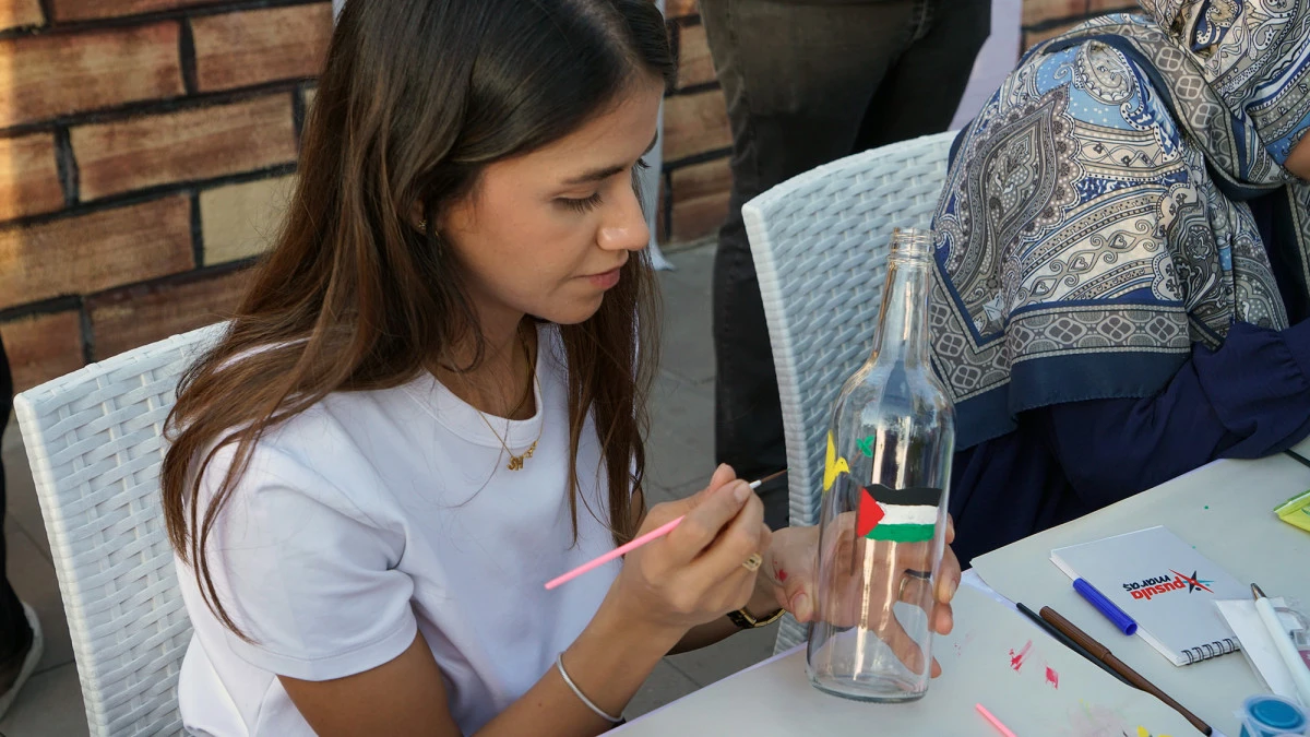 Gençler Tasarladı, Işıklar Filistin İçin Yandı