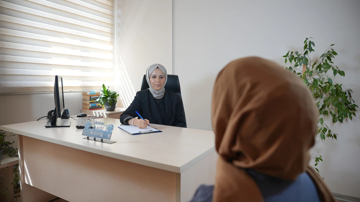Gen&ccedil;lerin psikolojik desteğinde adres Pusula Maraş